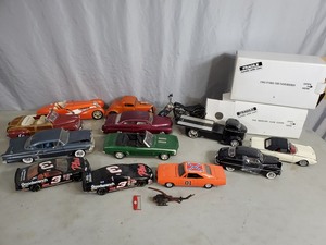 lot 79 image: Assorted Diecast Cars