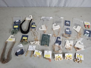 lot 81 image: Large Lot of New Jewelry