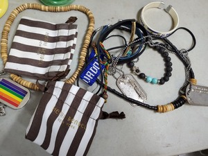 lot 104 image: Jewelry, Cutlery, Serving Sets, Carnival Glass, and More