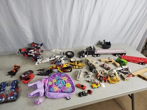 lot 108 image: Transformer Toys, Lego Bionicle, and More