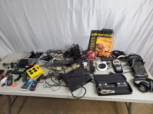lot 117 image: Assorted Electronics