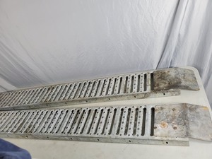 lot 8B image: Pair of ATV  Lawnmower Pickup Ramps