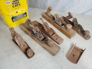 lot 174 image: 5 Antique Wood Planes