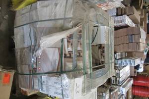 lot 23 image: Lifeproof Limestone 12 in. x 24 in. Glazed Porcelain Floor and Wall Tile(374.4 SQ FT)