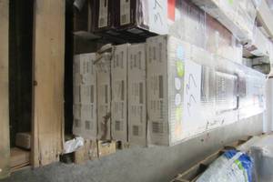 lot 33 image: Sterling Oak 8.7 in. W x 47.6 in. L Luxury Vinyl Plank Flooring (120.36 SQ FT)