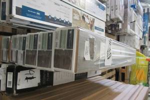 lot 42 image: Mohawk Home Southbridge Scraped Oak 10mm Laminate Flooring  Pad(108.84 SQ FT)