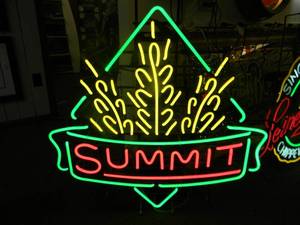 lot 2 image: VINTAGE AWESOME LARGE SUMMIT BEER NEON LIGHT - WORKS - BRIGHT - APPROX 38 BY 36 - SEE PICTURES