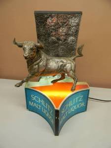 lot 3 image: VINTAGE 1972 RARE & HARD TO FIND - SCHLITZ MALT LIQUOR BULL 3D LIGHTED SIGN - WORKS - AWESOME PIECE - SEE PICTURES