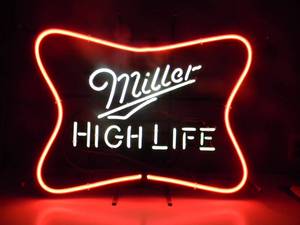 lot 7 image: VINTAGE MILLER HIGH LIFE NEON - WORKS - APPROX 26 BY 20 - SEE PICTURES