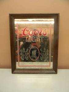 lot 33 image: VINTAGE COORS LIGHT BEER MIRROR BAR SIGN - APPROX 16 BY 20 - SEE PICTURES