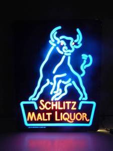 lot 38 image: SCHLITZ MALT LIQUOR LIGHTED BEER SIGN - WORKS - APPROX 16 BY 21 - SEE PICTURES