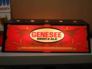 lot 43 image: GENESSE POOL TABLE LIGHT - WORKS - NICE - APPROX 37 - SEE PICTURES