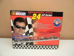 lot 3 image: LIONEL O Scale - Nascar JEFF GORDAN #24 Expansion Pack -NEW IN BOX - SEE PICTURES