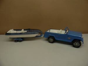 lot 12 image: Vintage 1970s Tonka Jeep With Boat & Trailer Rare Collectible - BLUE - SEE PICTURES