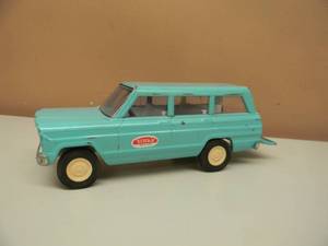 lot 15 image: VINTAGE TONKA JEEP WAGONEER - SEE PICTURES
