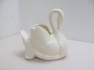 red wing swan planter