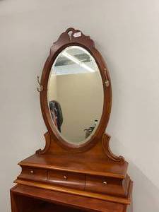 Mirror with Storage