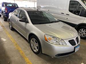 lot 10 image: 2009 Pontiac G6...Low Miles