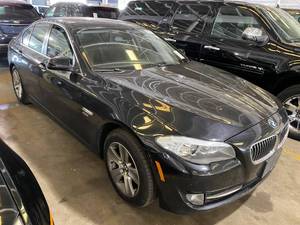 lot 11 image: 2012 BMW 528i xDrive AWD