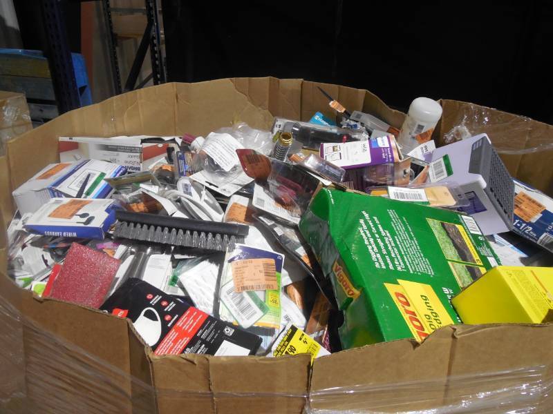lot 55 image: WHOLESALE PALLET LOT OF GENERAL MERCHANDISE, SMALLS- TOOLS,HARDWARE ITEMS