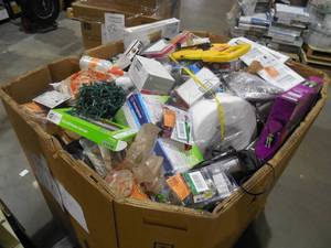 lot 17 image: WHOLESALE PALLET LOT OF GENERAL MERCHANDISE- SMALLS
