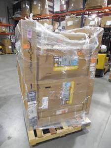 lot 18 image: WHOLESALE PALLET LOT OF TUBS & SURRONDS
