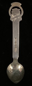 lot 27 image: Brdrene Lohne Sterling Silver Souvenir Spoon from Bergen, Norway