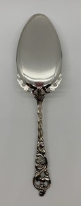 lot 44 image: Brdrene Lohne Dobbel Rokoko Pattern Sterling Silver Pastry Server
