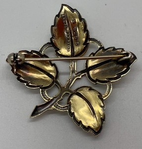 lot 71 image: Askel Holmsen Vintage Sterling White Enamel 4 Leaf Brooch