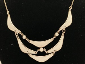 lot 72 image: Unusual Albert Scharning Modernist Gilt Sterling White Enamel Geometric Necklace