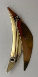 lot 74 image: Albert Scharning Gilt Sterling Yellow Enamel Double Chevron Brooch
