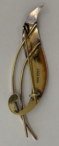 lot 75 image: Albert Scharning Gilt Sterling Royal Blue Enamel Leaf Brooch