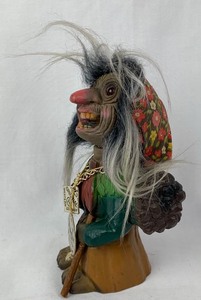 lot 112 image: Heico Voodoo Joe Nodder Figure, Made in West Germany