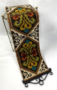 lot 148 image: Vintage Mid Century Traditional Norwegian Folk Art Klokkestreng (Bell Pull) Handstitched Needlepoint Wall Hanging #3