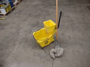 Rubbermaid Mop Bucket & Mop...