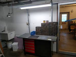 5 Drawer Workbench with (3) Parts C...