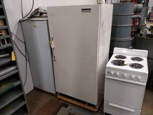 Sears Coldspot Upright Freezer, 32x...