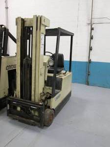 lot 2 image: Crown Forklift Model# 35SCTT No Ba...