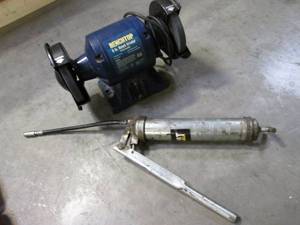 lot 11 image: Benchtop 13HP 6 Bench Grinder Wor...