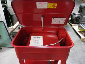 lot 17 image: 20 Gallon Parts Washer New Exteri...