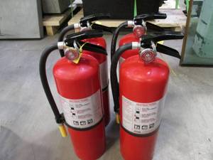 lot 19 image: (4) Fire Extinguishers...