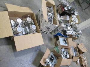 lot 31 image: Enormous Lot of Various Light Fixtu...