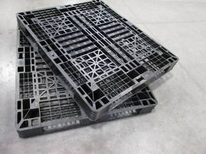 lot 59 image: (2) Plastic Pallets...