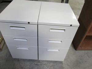 lot 100 image: (2 pc.) Metal File Cabinet No Key...