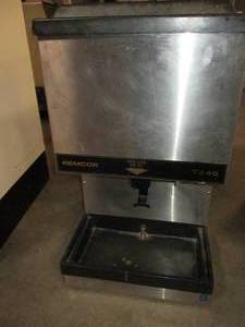 lot 103 image: Remcor TJ40 Ice Maker...