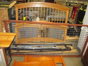 lot 114 image: Twin Frame & Head with Footboard...