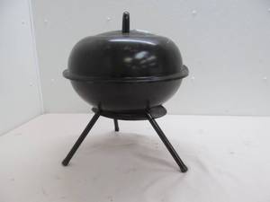 lot 31 image: charcoal grill