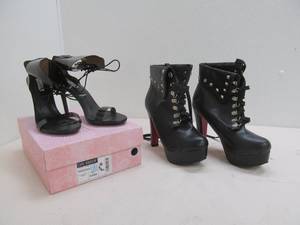 lot 40 image: black cape robin high heels, Vero cuio booties