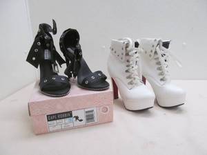 lot 42 image: cape robin bullet sandal, boots