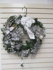 lot 62 image: wreath